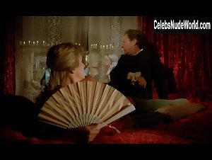Annie Belle in La nuit de Varennes (1982) 17