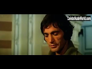 Annie Belle in Velluto nero (1976) 7