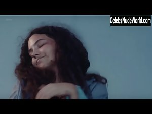 Antonella Ferrari Butt , Lingerie in El Marginal (series) (2016) 8