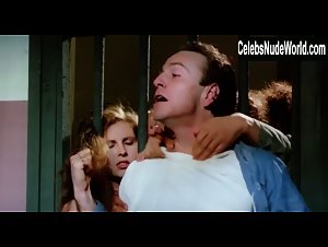 Antonella Giacomini in Blade Violent - I violenti (1983) 18