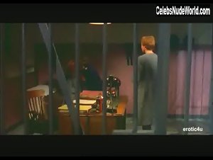 Antonella Giacomini in Violenza in un carcere femminile (1982) 1