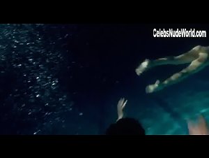 Ariadna Cabrol Wet , Explicit scene in Eloise (2009) 5