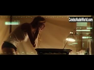 Ashley Hinshaw in Pyramid (2014) 13