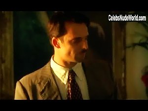 Kasia Smutniak in Il commissario De Luca (series) (2008) 5
