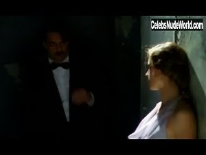 Kasia Smutniak in Il commissario De Luca (series) (2008) 9