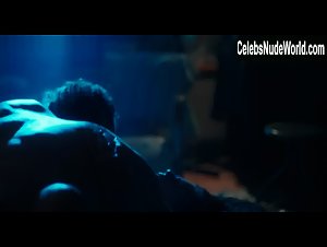Kasia Smutniak in Made in Italy (2018) 15