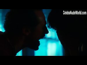 Kasia Smutniak in Made in Italy (2018) 9