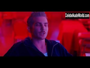 Asphyxia Noir in Queen of Hollywood Blvd (2017) 6