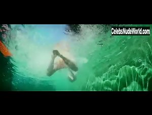 Ursula Corbero in Quien mato a Bambi (2013) 7