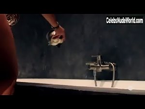 Audrey Fleurot in La vie en miettes (2011) 1