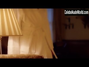 Aure Atika in Night Manager (series) (2016) 12