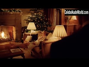 Aure Atika in Night Manager (series) (2016) 17