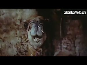Auretta Gay in Il ladrone (1980) 15