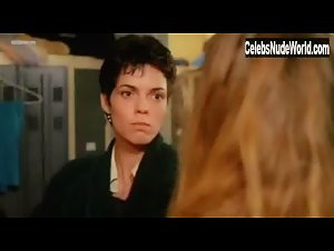 Elizabeth Bourgine in Cours prive (1986) 2