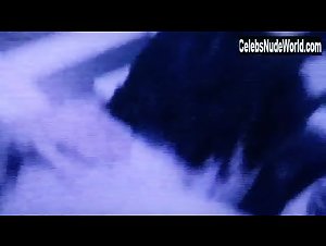 Elodie Bouchez in J'aimerais pas crever un dimanche (1998) 19