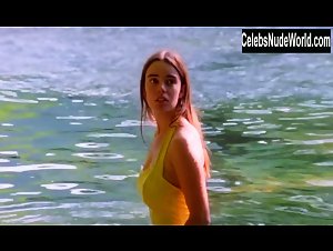 Elodie Bouchez in Les roseaux sauvages (1994) 12