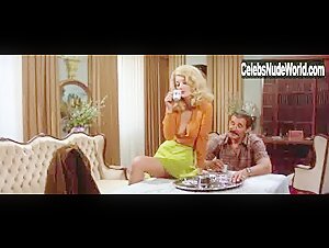 Barbara Bouchet in Quelli che contano (1974)