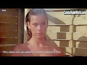 Barbara Nielsen Beach , Public Nudity in L'annee des meduses (1984) 8