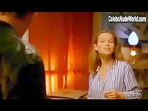 Barbora Bobulova in Ecco fatto (1998) 17