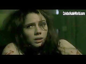 Barbara Mestanza in Los inocentes (2013) 8