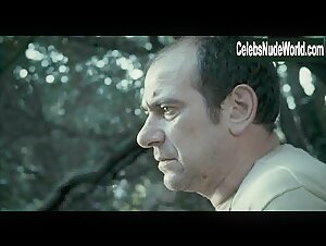 Barbara Goenaga in Los cronocrimenes (2007) 13