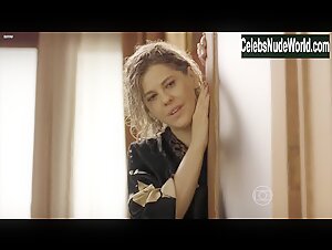 Barbara Paz in O Cacador (series) (2014) 10