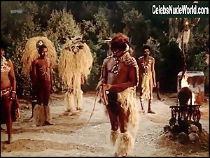 Barbara Rey in La noche de los brujos (1974) 7