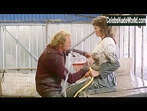 Beatrice Camurat in Un chien dans un jeu de quilles (1983) 3