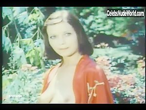 Beatrice Harnois boobs , Public Nudity in Les mille et une perversions de Felicia (1975) 18