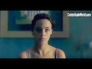 Berenice Bejo in 24 heures de la vie d'une femme (2002) 3