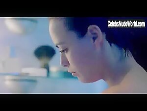 Berenice Bejo in 24 heures de la vie d'une femme (2002) 8