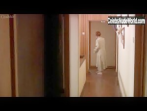 Beatriz Batarda in A Costa dos Murmurios (2004) 18