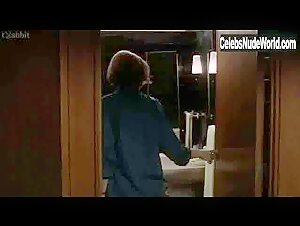 Beatriz Batarda in A Costa dos Murmurios (2004) 9