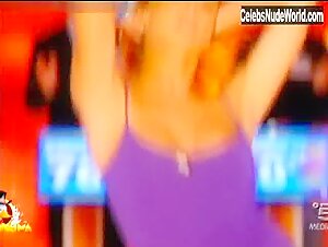 Belen Rodriguez Blonde , Cleavage in Paperissima (2010) 10