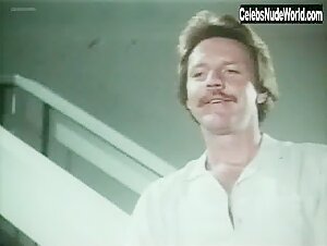Belinda Mayne in Vivre pour survivre (1984) 9