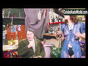 Bernadette Lafont in La fiancee du pirate (1969) 14