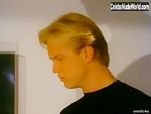 Bethany Lorraine boobs , Outdoor in Femalien 2 (1998) 8