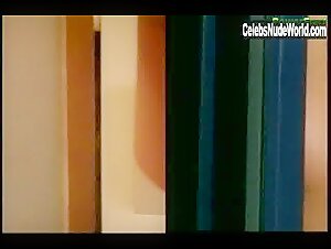 Beverly Lynne Shower , Flashing boobs in 7 Lives Xposed (series) (2001) 8