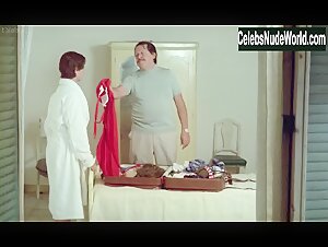 Bibiana Fernandez in Cambio de sexo (1977) 13