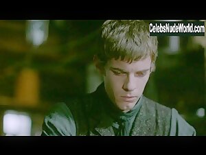 Billie Piper in Penny Dreadful (series) (2014) S02E01 13