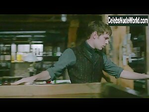 Billie Piper in Penny Dreadful (series) (2014) S02E01 16