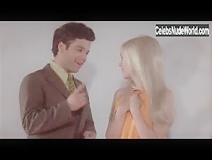 Birte Tove in Tandlaege pa sengekanten (1971) 20