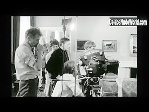 Birte Tove Explicit , Blonde in Tandlaege pa sengekanten (1971) 16