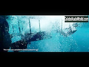 Blake Lively in Shallows (2016) 15