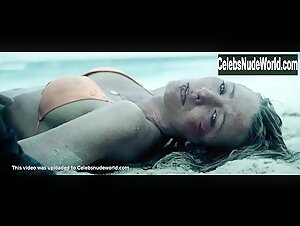 Blake Lively in Shallows (2016) 20