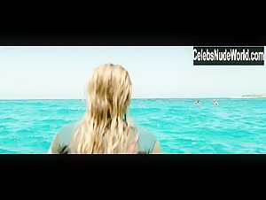 Blake Lively in Shallows (2016) 6