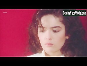 Blanca Marsillach in Il miele del diavolo (1986) 1