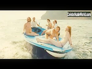 Bobbi Salvor Menuez in Apres mai (2012) 11