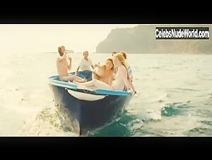 Bobbi Salvor Menuez in Apres mai (2012) 15