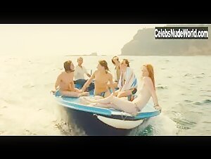 Bobbi Salvor Menuez in Apres mai (2012) 2